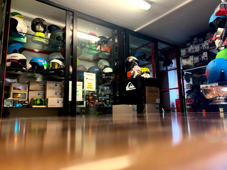 Fabrizio Sport Ski Man Torino Laboratorio sci, noleggio sci, noleggio ciaspole, noleggio snow, preparazione e riparazione sci, tavole da snowboard, scarponi, plantari personalizzati su misura Boot Fitting